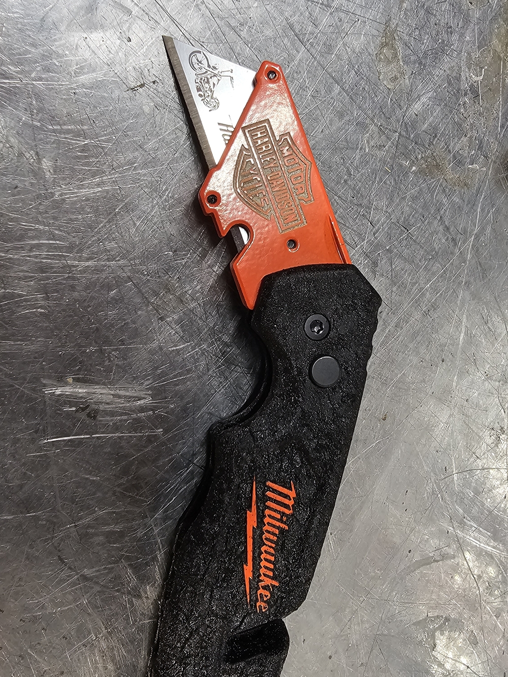 Milwaukee Utility Folding Knife - Black and Orange